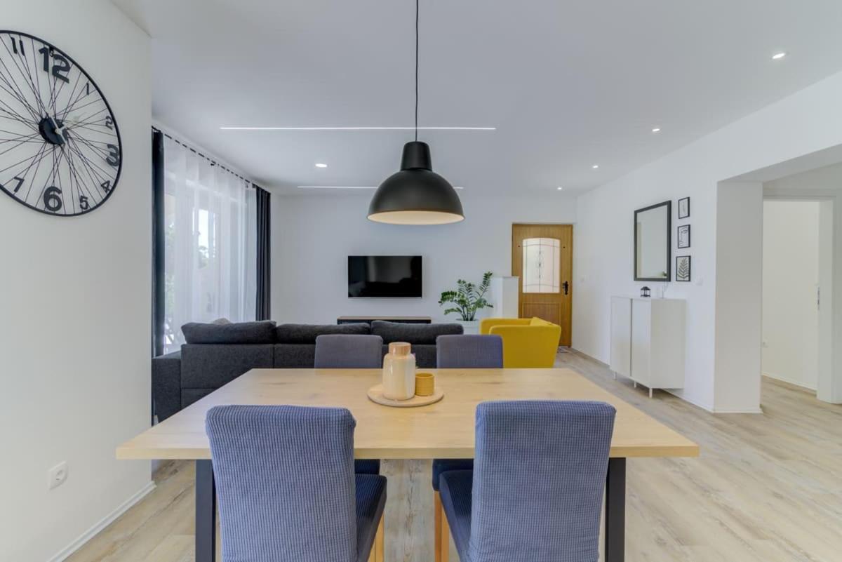 Nv Sun 23 By Aneo Travel Apartman Novi Vinodolski Kültér fotó